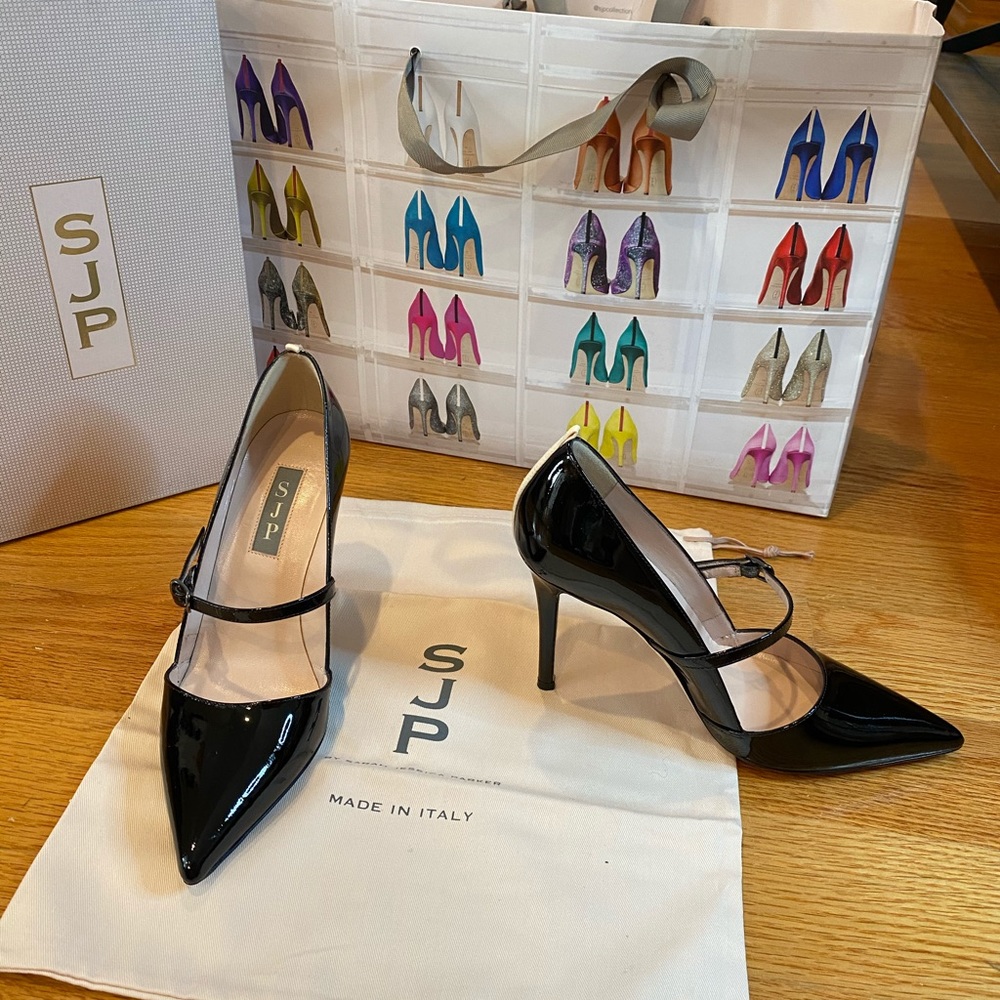 Patent leather Mary Janes